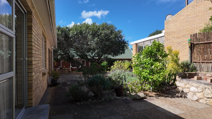 3 Bedroom Property for Sale in Stilbaai Wes Western Cape